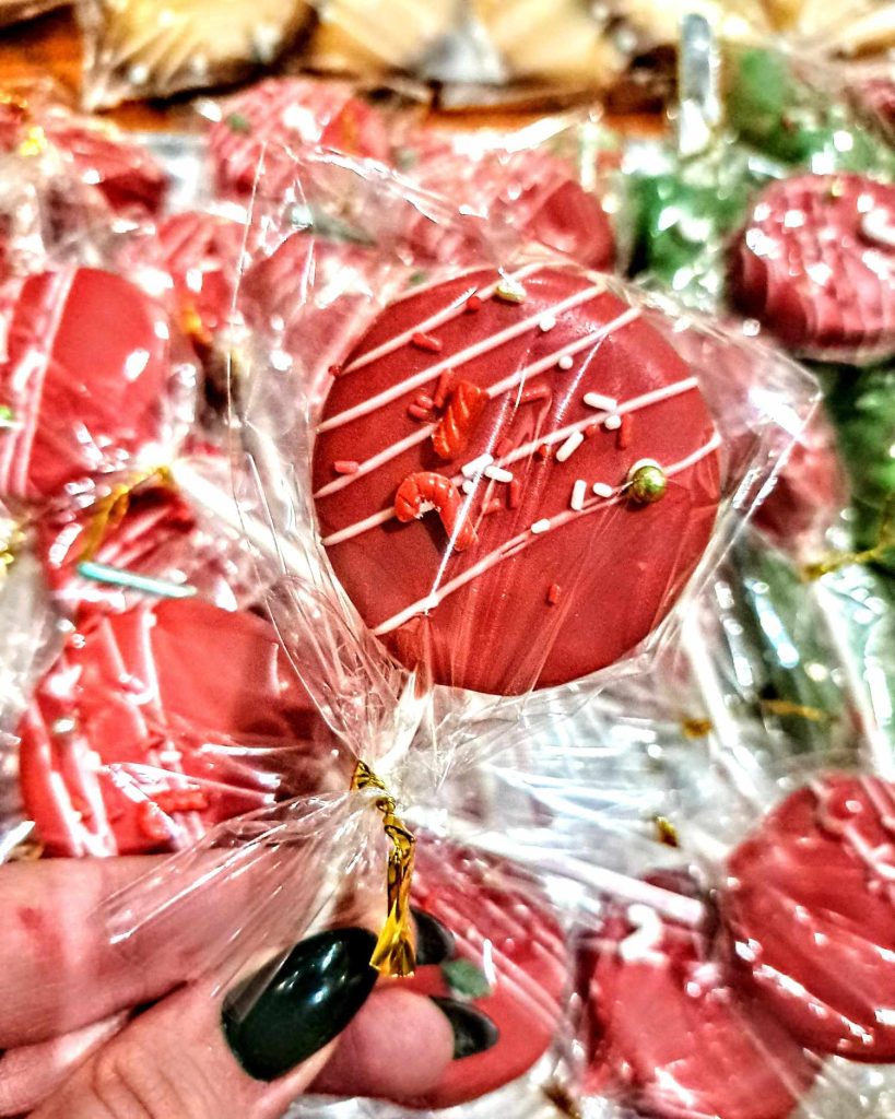 Cupcakes-cake-pops-magnums-cake-meringues1