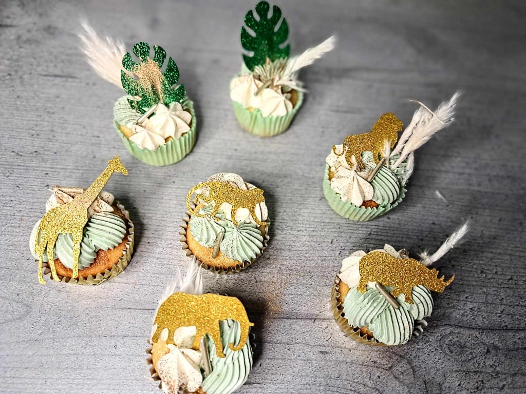 Cupcakes-cake-pops-magnums-cake-meringues10