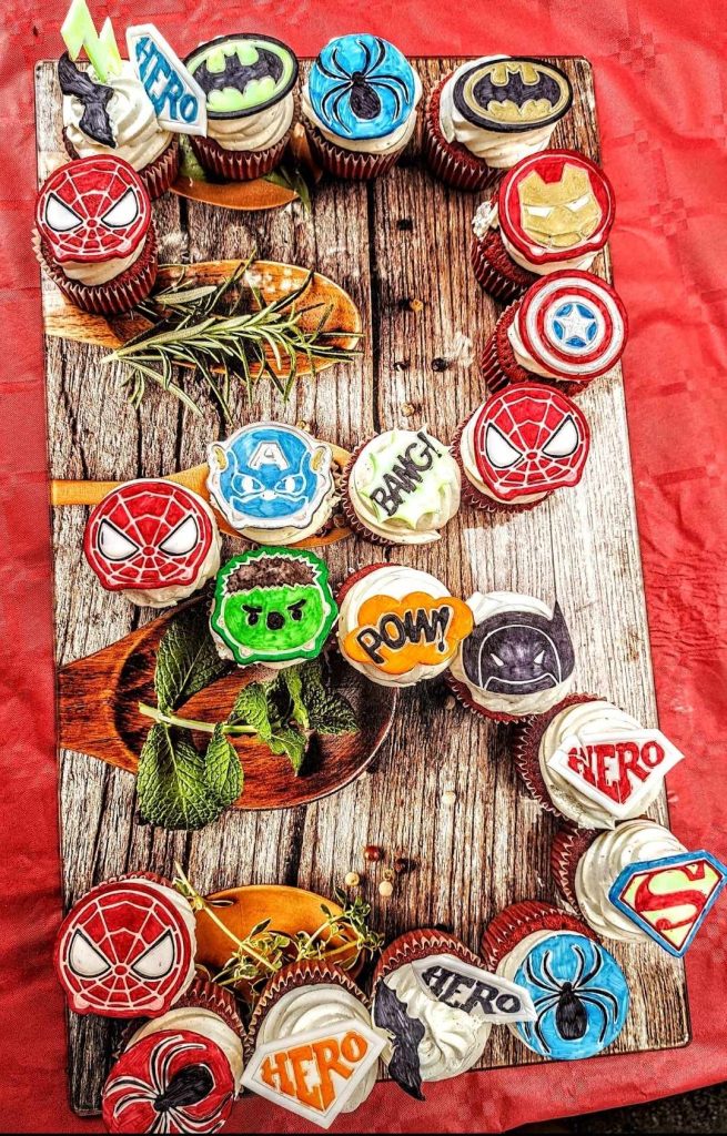 Cupcakes-cake-pops-magnums-cake-meringues11