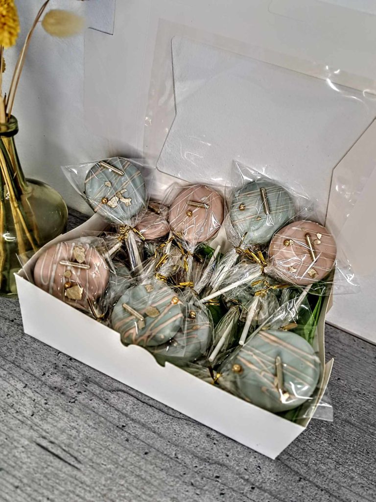 Cupcakes-cake-pops-magnums-cake-meringues33