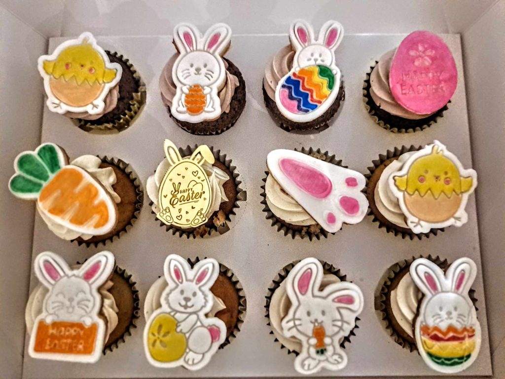 Cupcakes-cake-pops-magnums-cake-meringues35