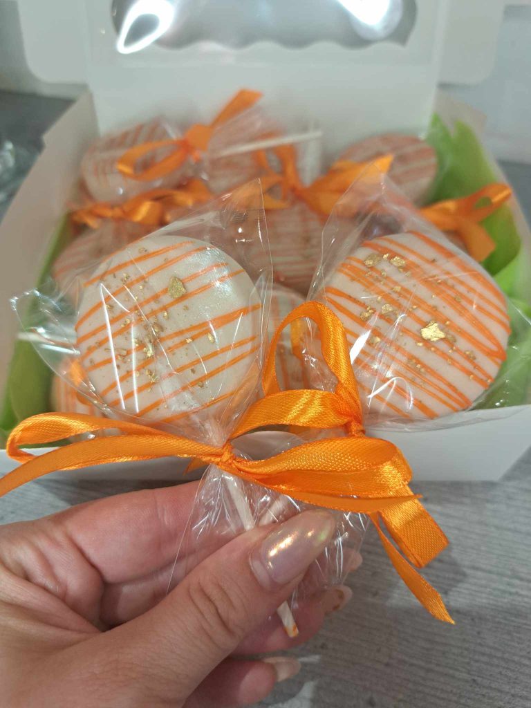 Cupcakes-cake-pops-magnums-cake-meringues5