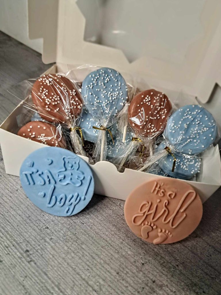 Cupcakes-cake-pops-magnums-cake-meringues7