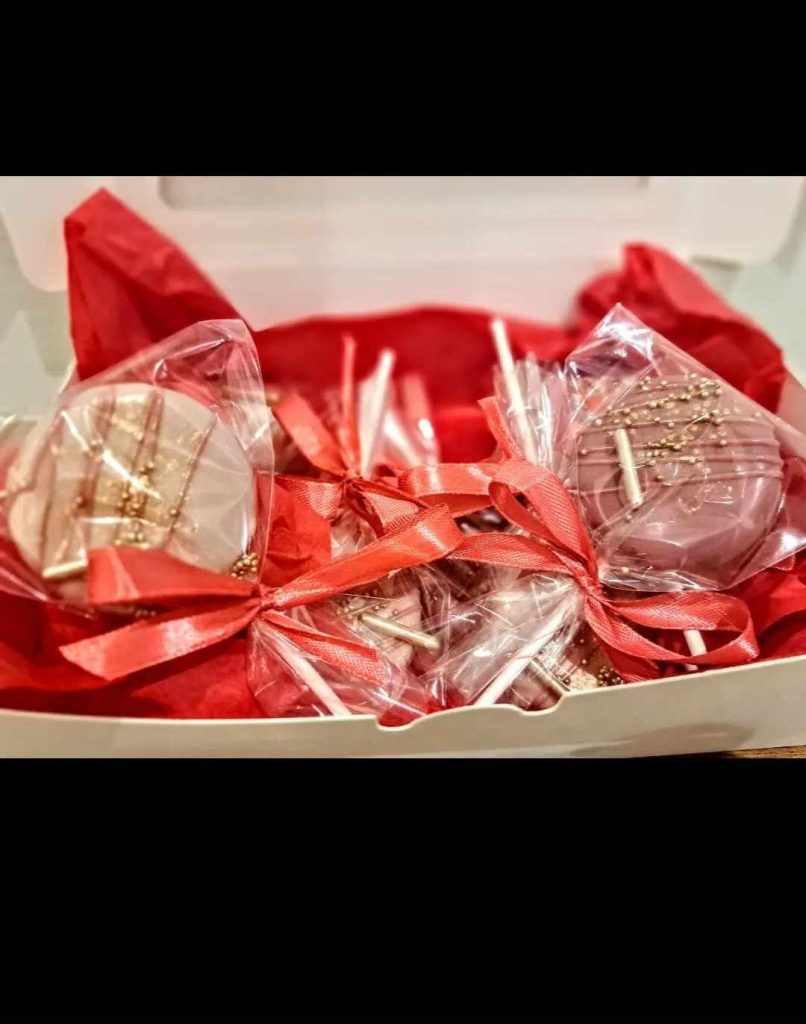 Cupcakes-cake-pops-magnums-cake-meringues9