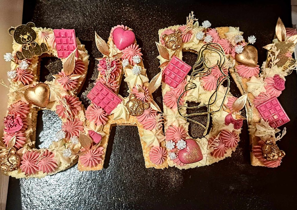 Number-letter-form-zodiaq-cake2